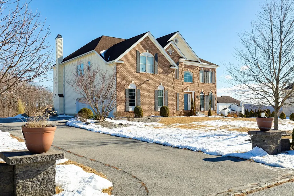 33 Old Field Road Poughkeepsie NY 12603