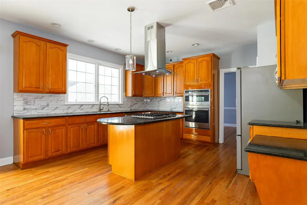 33 Old Field Road Poughkeepsie NY 12603