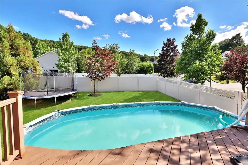 2 Viohl Way Garnerville NY 10923