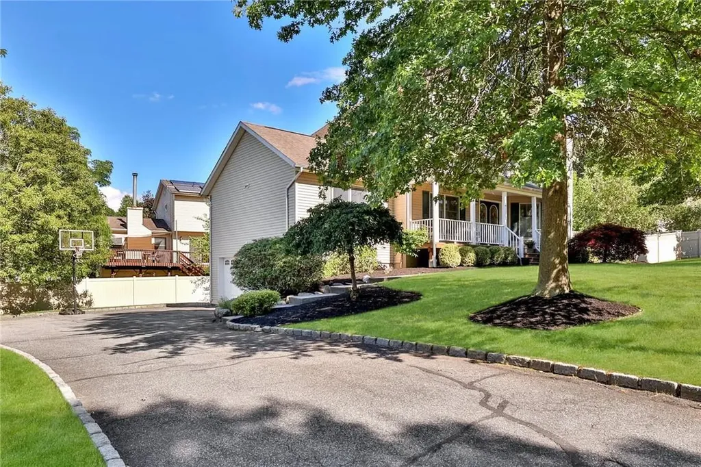 2 Viohl Way Garnerville NY 10923