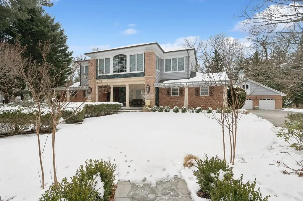 41 Stony Hill Path Smithtown NY 11787