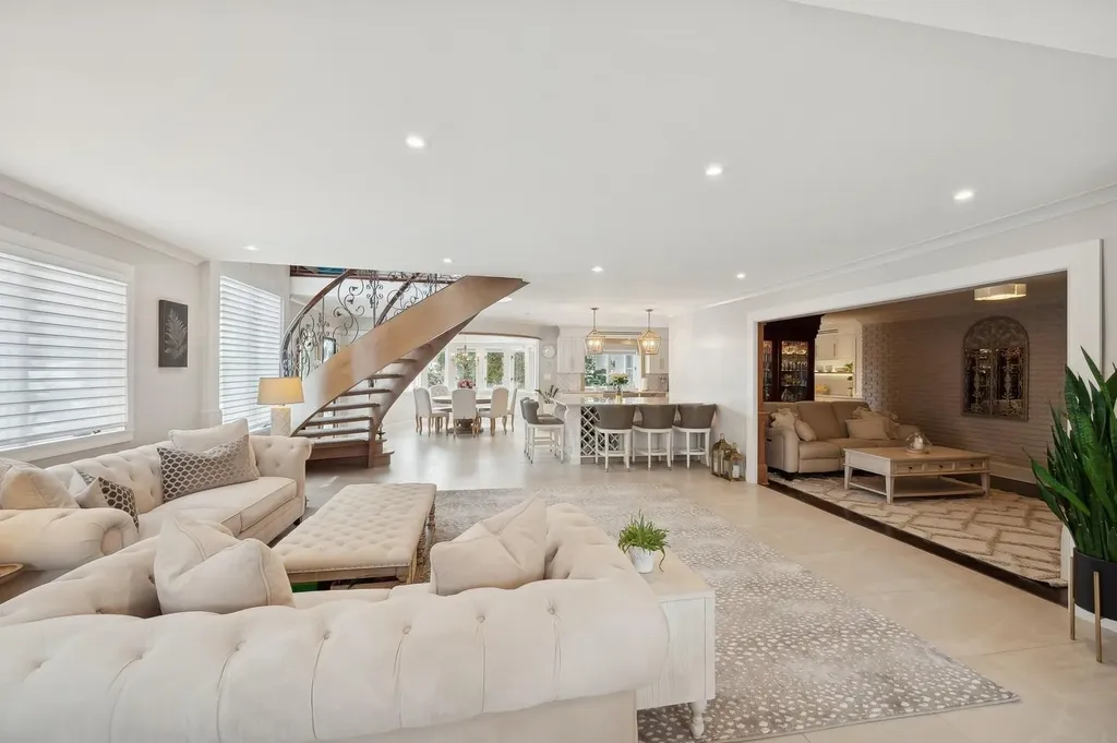41 Stony Hill Path Smithtown NY 11787