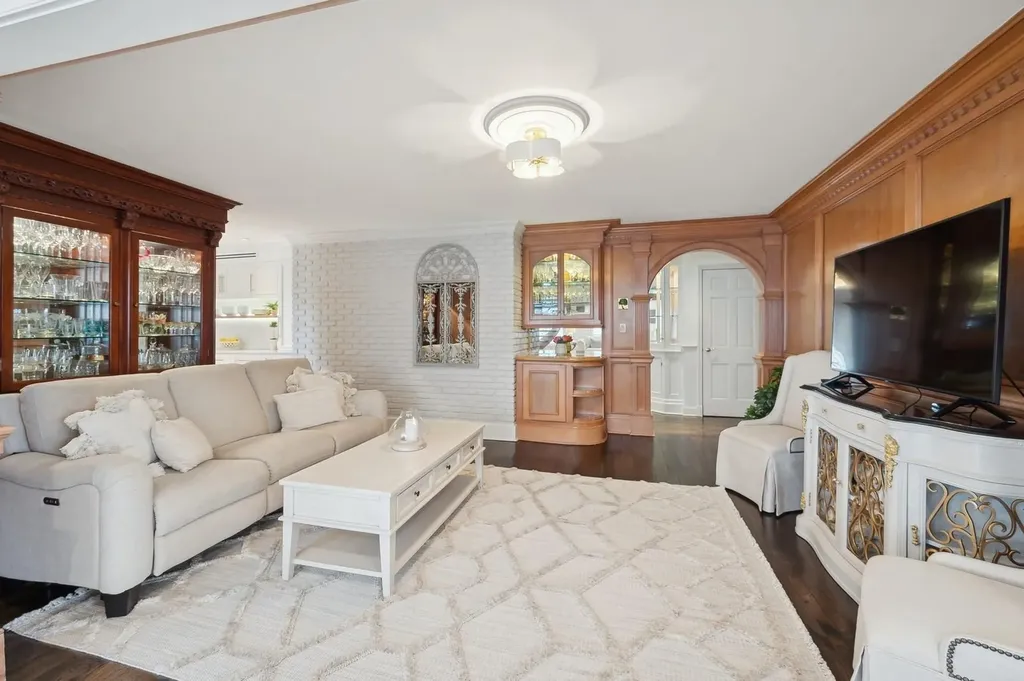 41 Stony Hill Path Smithtown NY 11787