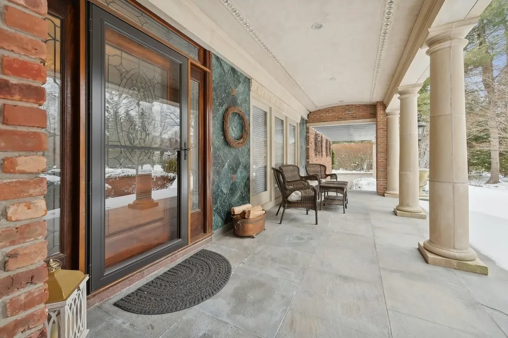 41 Stony Hill Path Smithtown NY 11787