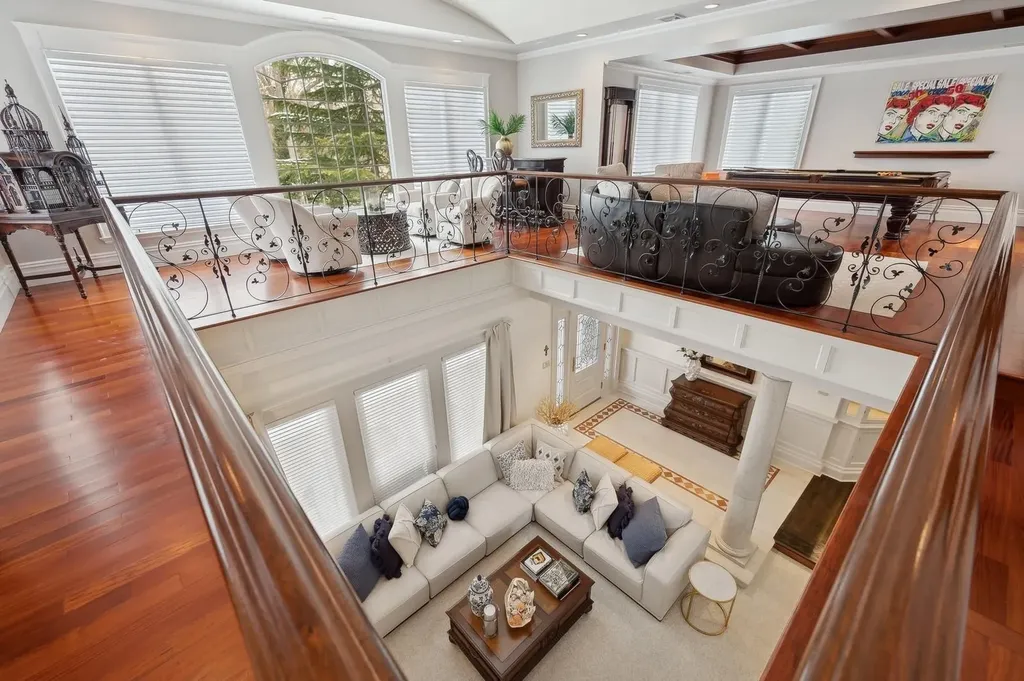 41 Stony Hill Path Smithtown NY 11787
