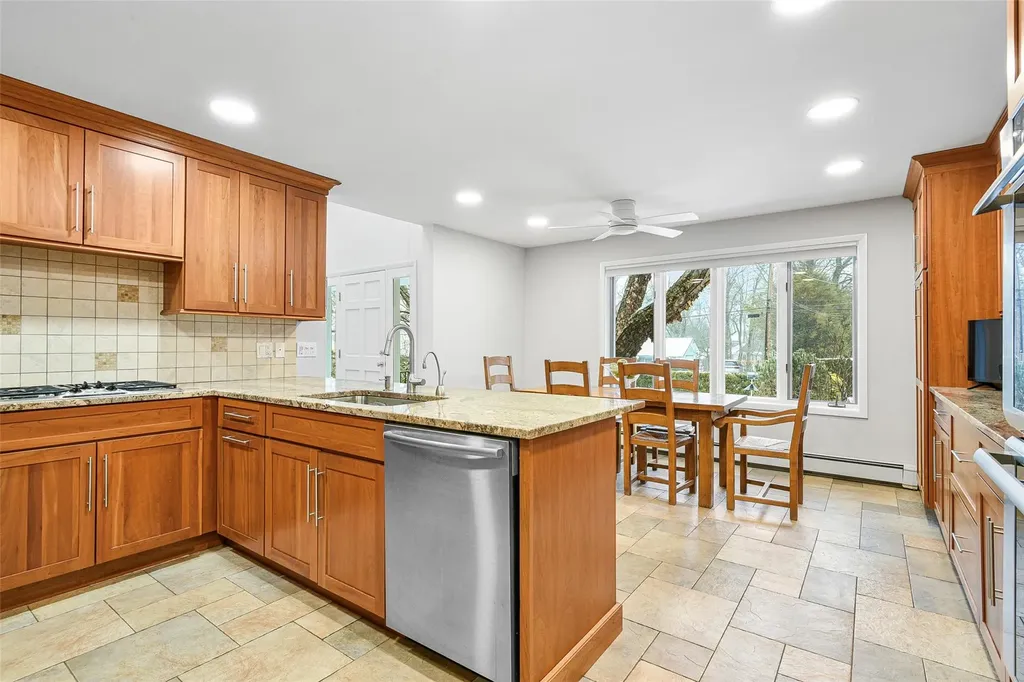 5 Wagon Wheel Road Mamaroneck NY 10543