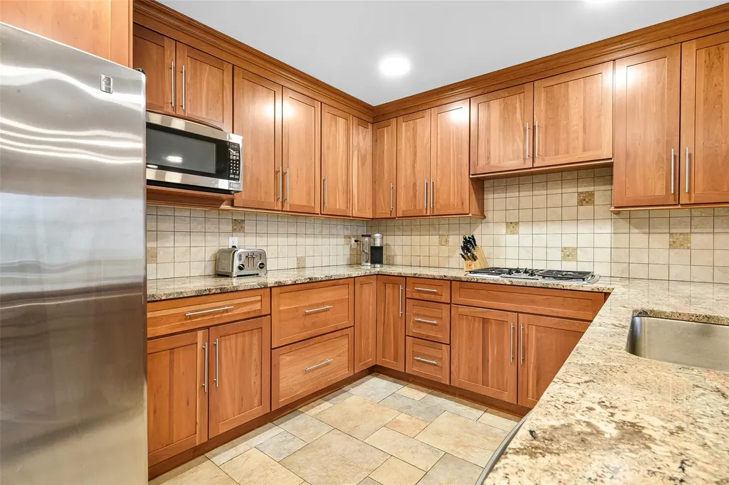 5 Wagon Wheel Road Mamaroneck NY 10543