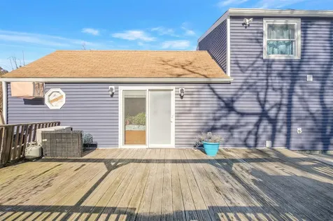 10 Clusterpine Street Medford NY 11763