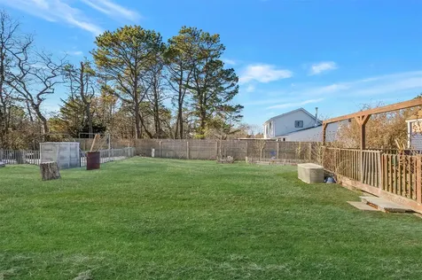 10 Clusterpine Street Medford NY 11763