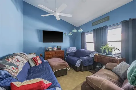 10 Clusterpine Street Medford NY 11763