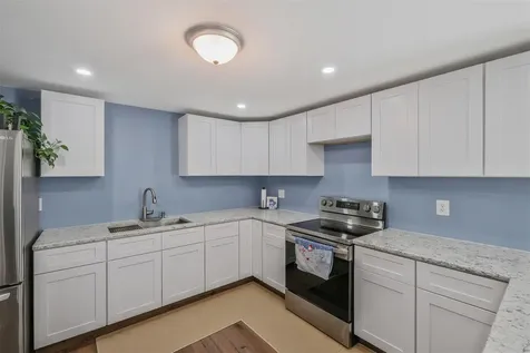 10 Clusterpine Street Medford NY 11763