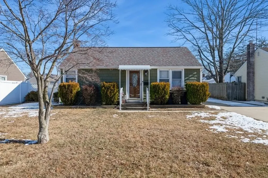1403 Pine Acres Boulevard Bay Shore NY 11706