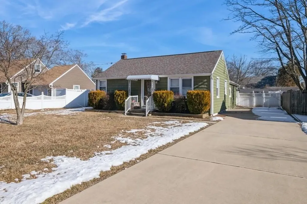 1403 Pine Acres Boulevard Bay Shore NY 11706
