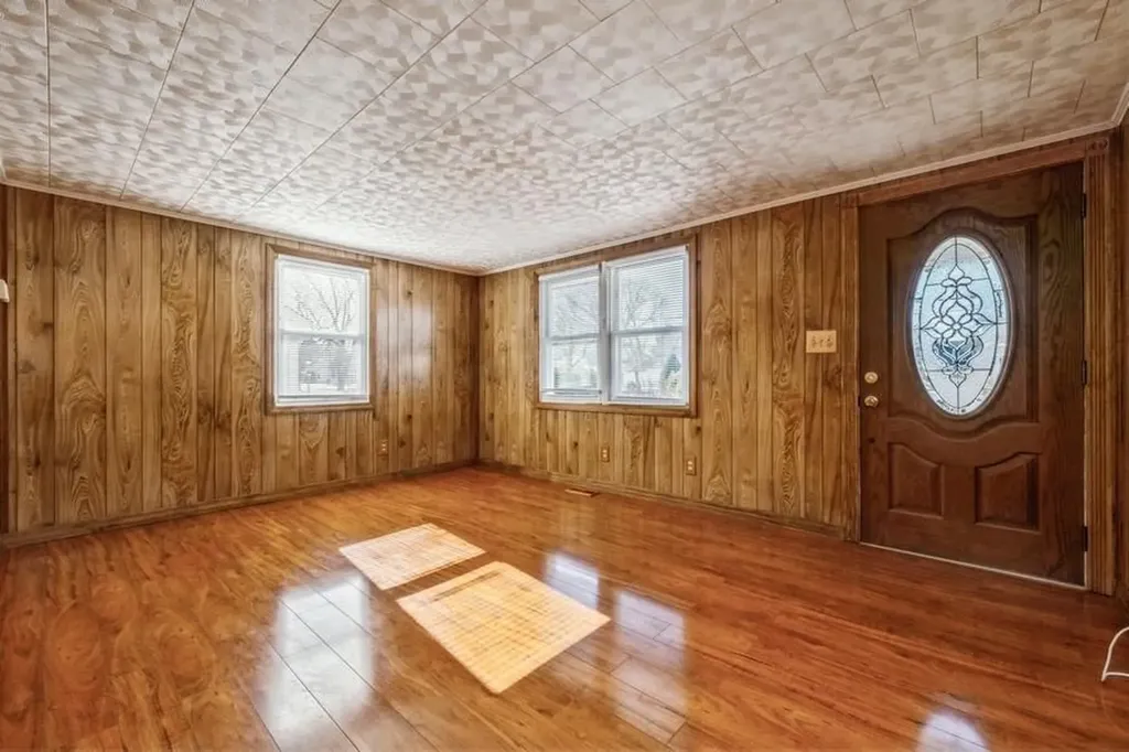 1403 Pine Acres Boulevard Bay Shore NY 11706