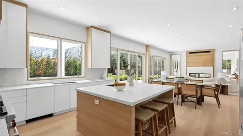 49 Birchwood Lane Bridgehampton NY 11932