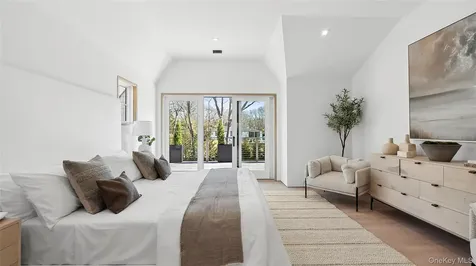 49 Birchwood Lane Bridgehampton NY 11932