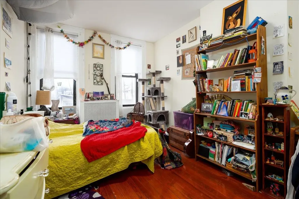 5433 Arnold Avenue Maspeth NY 11378