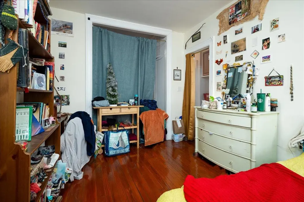 5433 Arnold Avenue Maspeth NY 11378