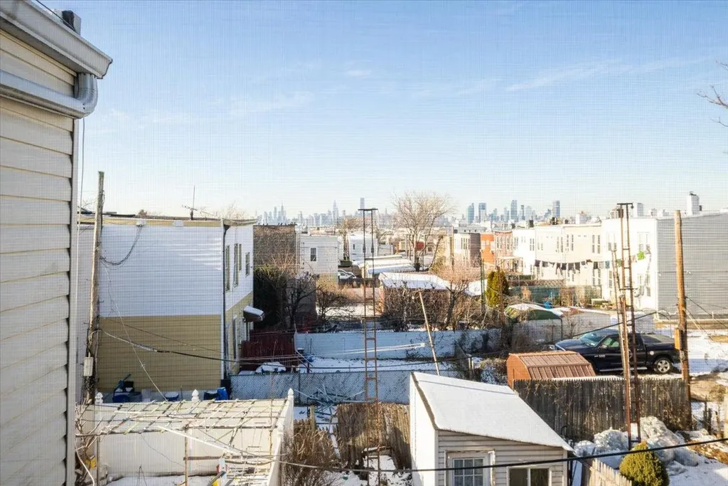 5433 Arnold Avenue Maspeth NY 11378