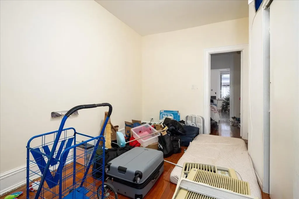 5433 Arnold Avenue Maspeth NY 11378