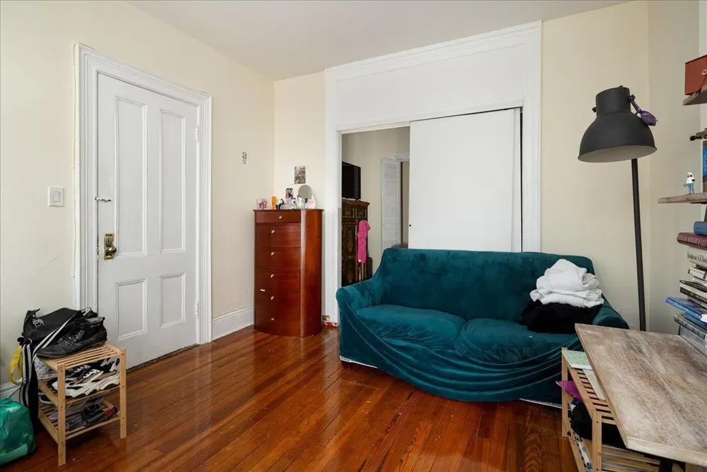 5433 Arnold Avenue Maspeth NY 11378