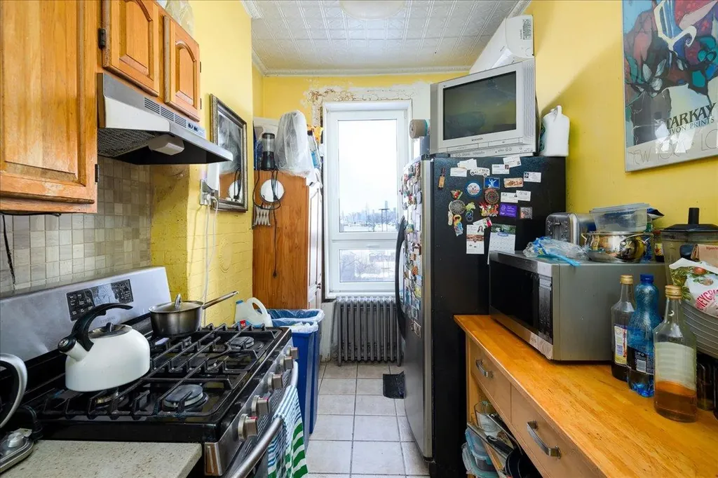 5433 Arnold Avenue Maspeth NY 11378