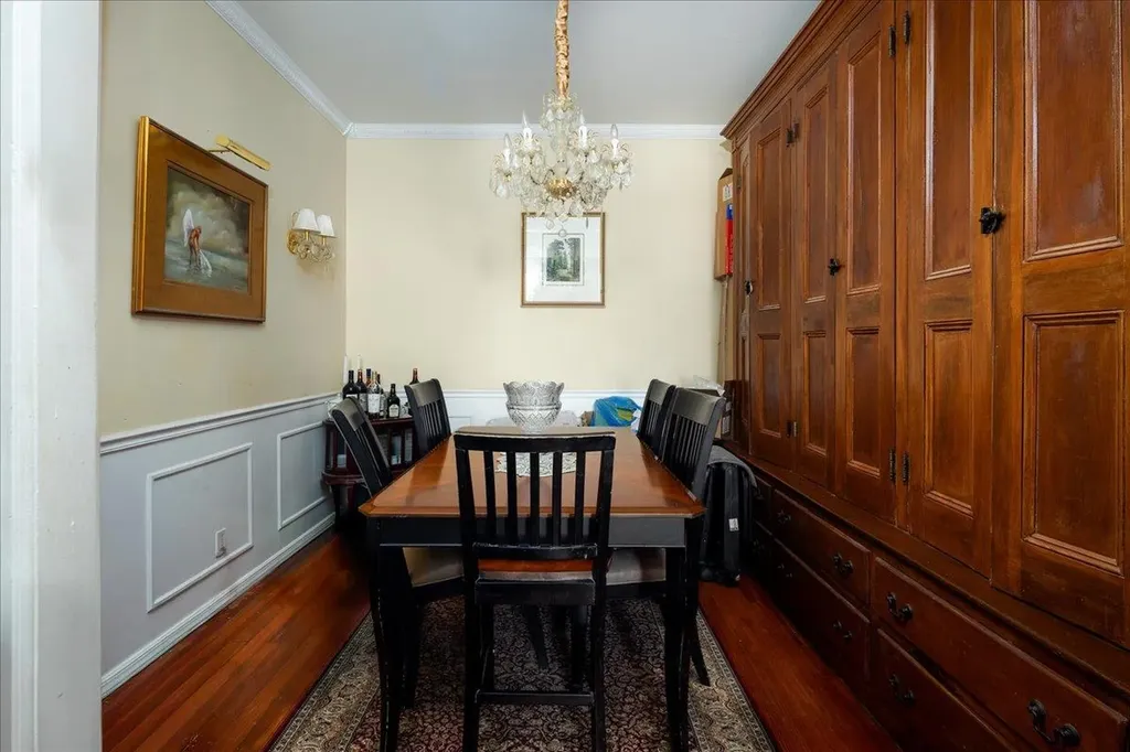 5433 Arnold Avenue Maspeth NY 11378