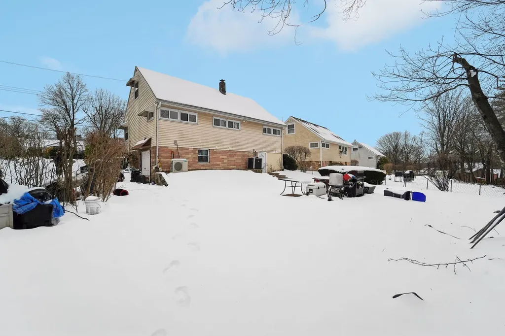 17 Manitou Trail White Plains NY 10603