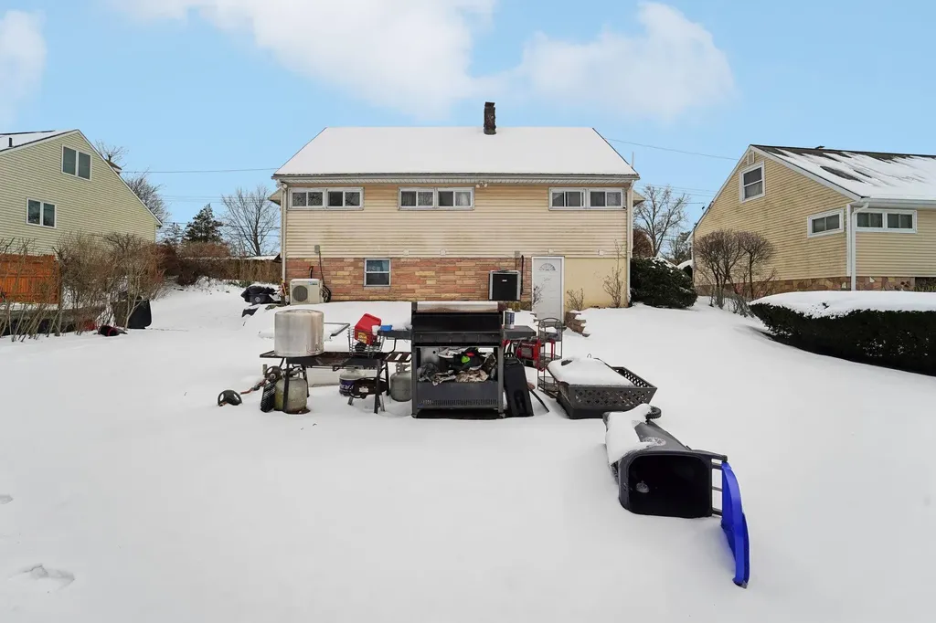 17 Manitou Trail White Plains NY 10603