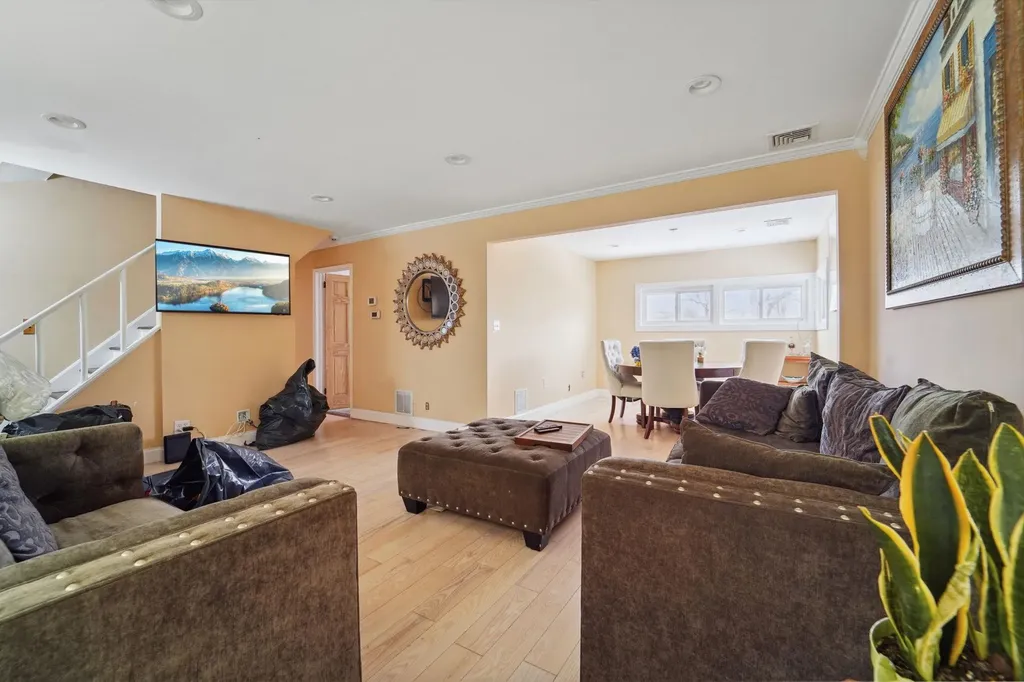 17 Manitou Trail White Plains NY 10603