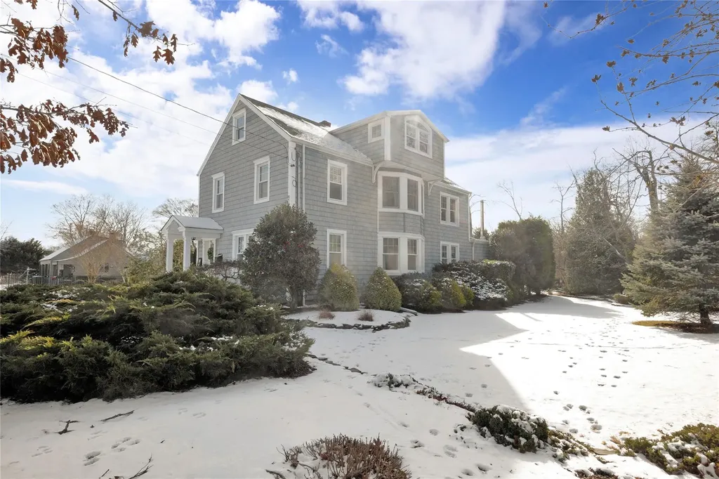 32 Cedar Avenue Extension Islip NY 11751