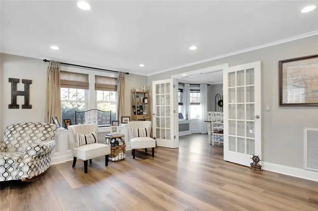 32 Cedar Avenue Extension Islip NY 11751