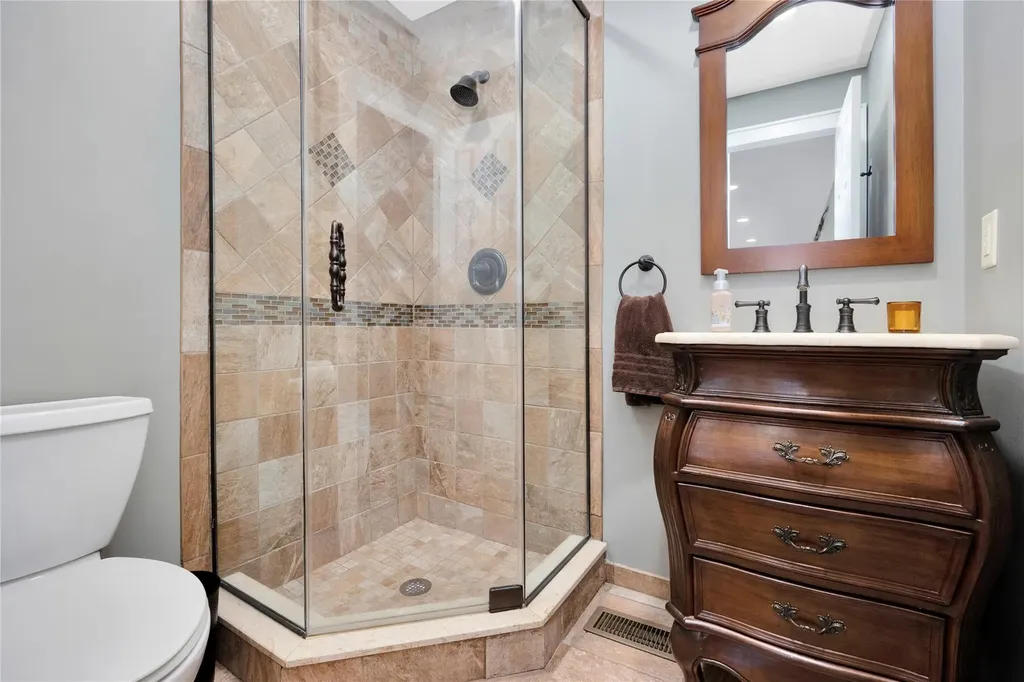 32 Cedar Avenue Extension Islip NY 11751