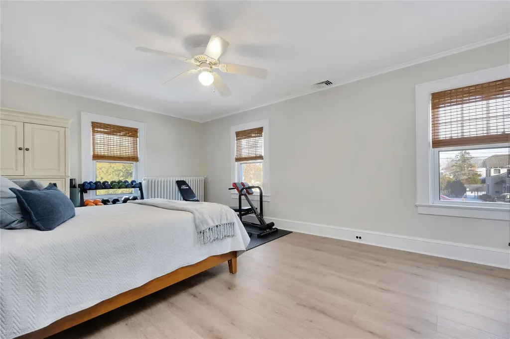 32 Cedar Avenue Extension Islip NY 11751
