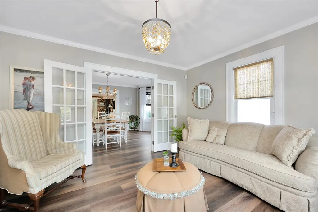32 Cedar Avenue Extension Islip NY 11751