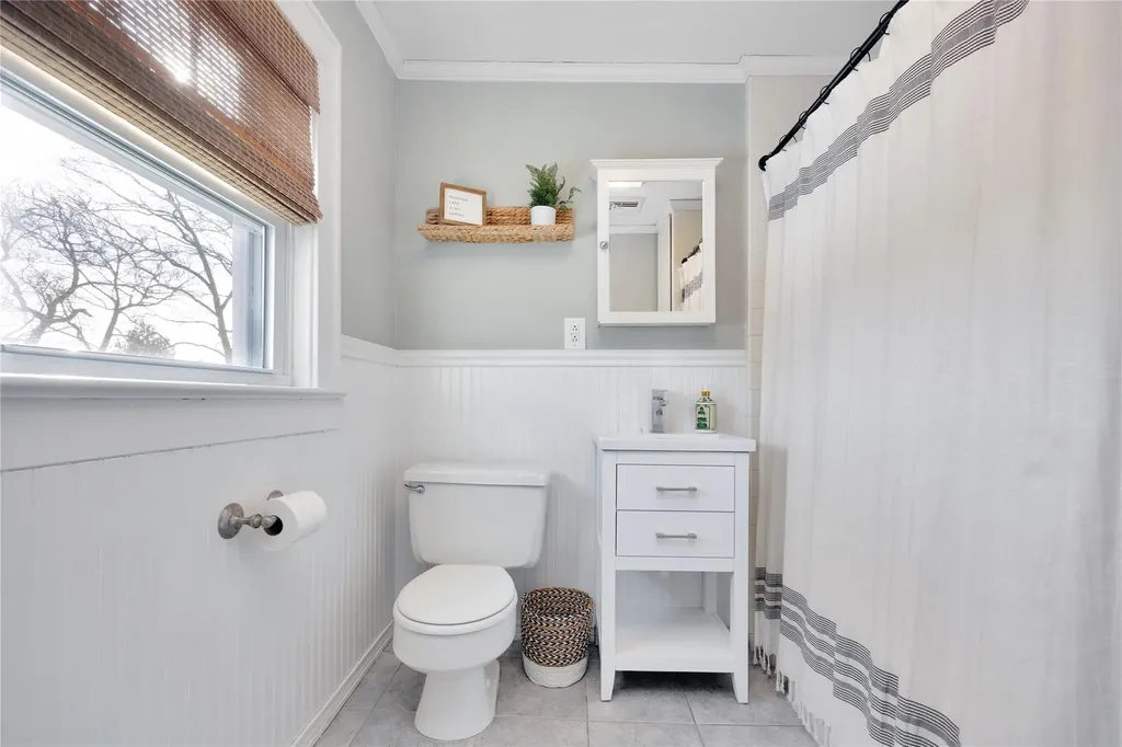 32 Cedar Avenue Extension Islip NY 11751