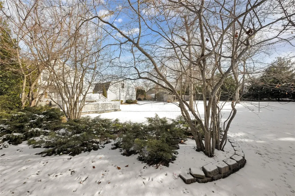 32 Cedar Avenue Extension Islip NY 11751