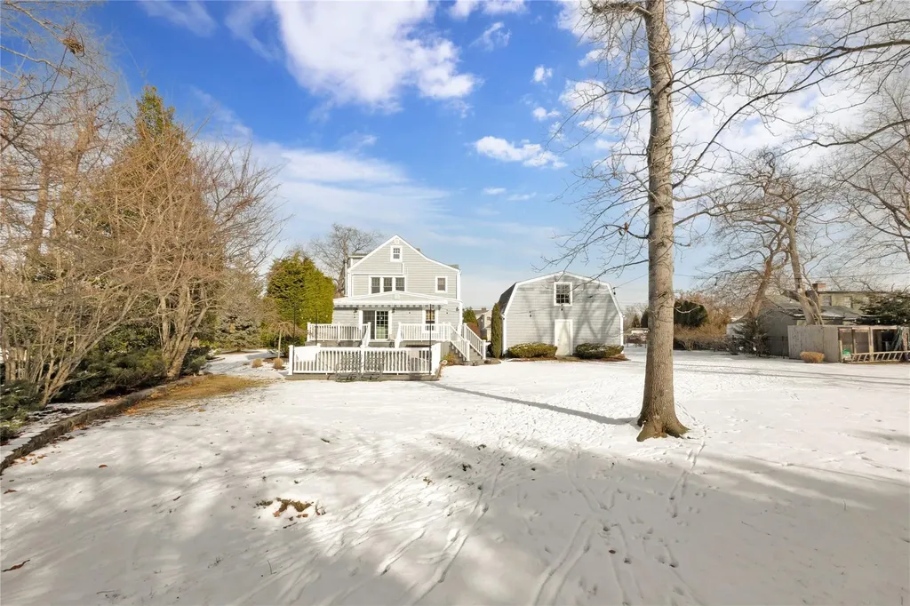 32 Cedar Avenue Extension Islip NY 11751