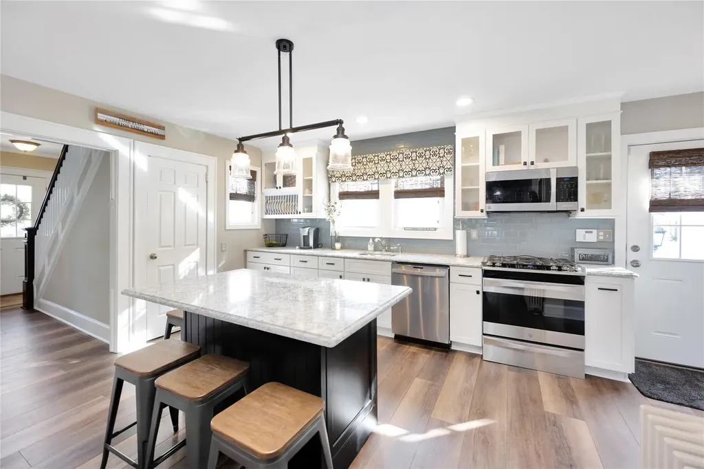 32 Cedar Avenue Extension Islip NY 11751