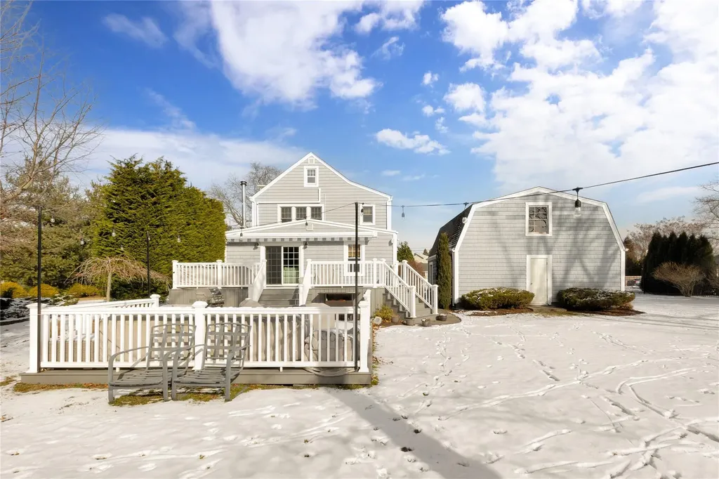 32 Cedar Avenue Extension Islip NY 11751