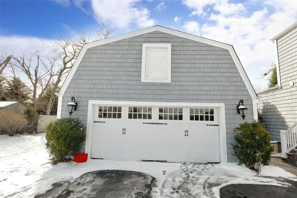 32 Cedar Avenue Extension Islip NY 11751