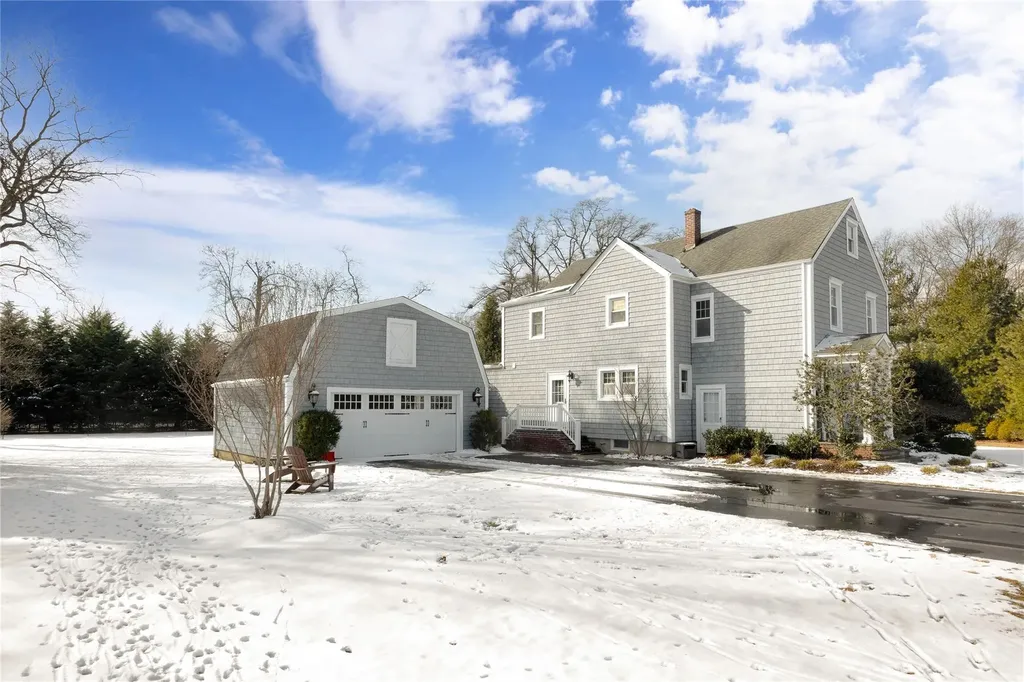 32 Cedar Avenue Extension Islip NY 11751
