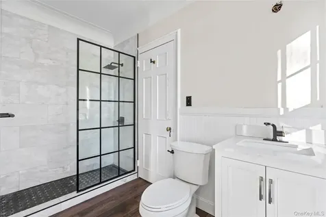 203 Store Hill Road Old Westbury NY 11568