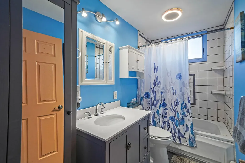 4 Brook Circle Islip Terrace NY 11752