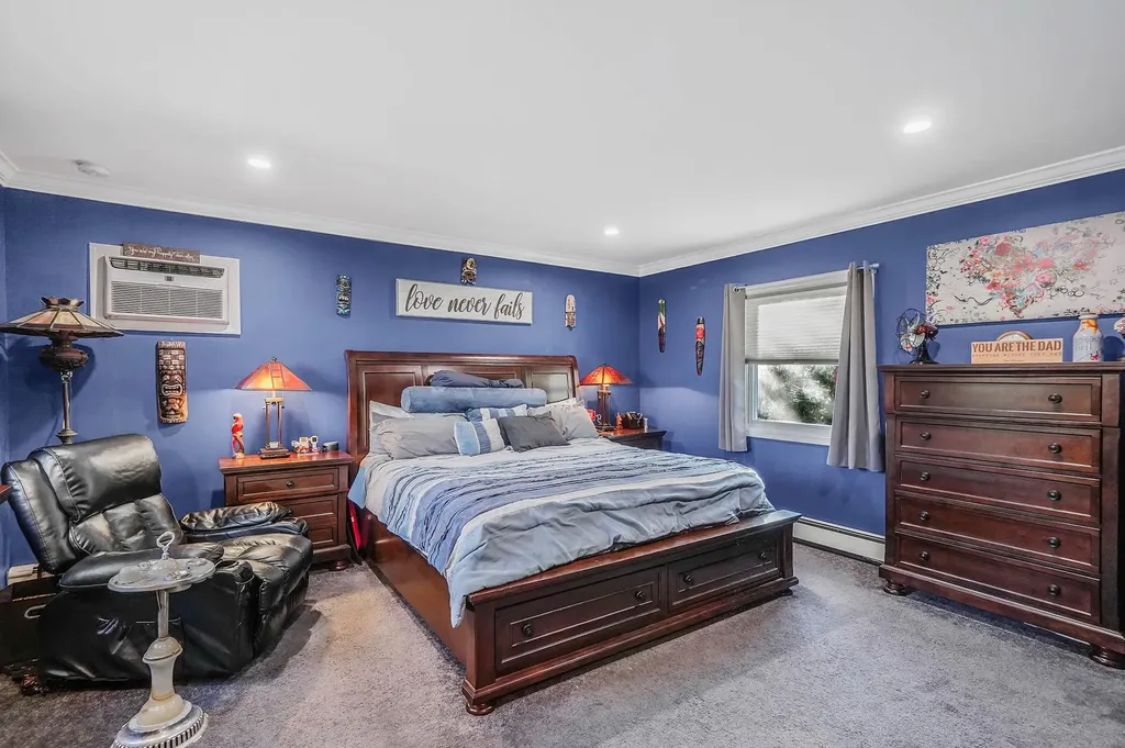 4 Brook Circle Islip Terrace NY 11752
