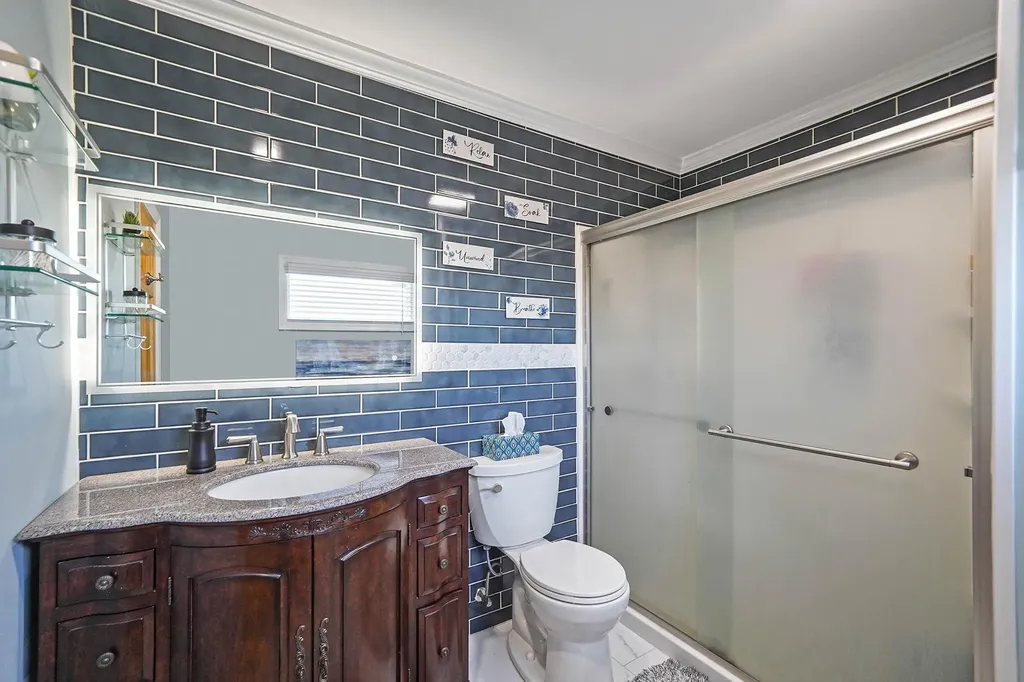 4 Brook Circle Islip Terrace NY 11752
