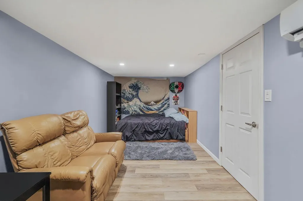 4 Brook Circle Islip Terrace NY 11752