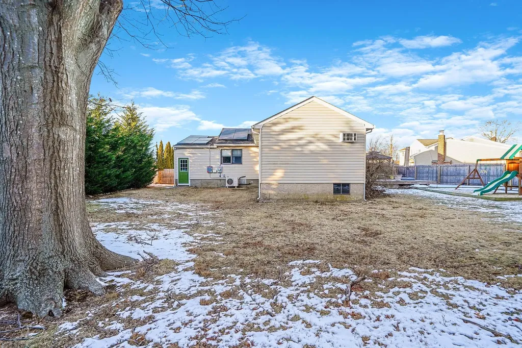 4 Brook Circle Islip Terrace NY 11752
