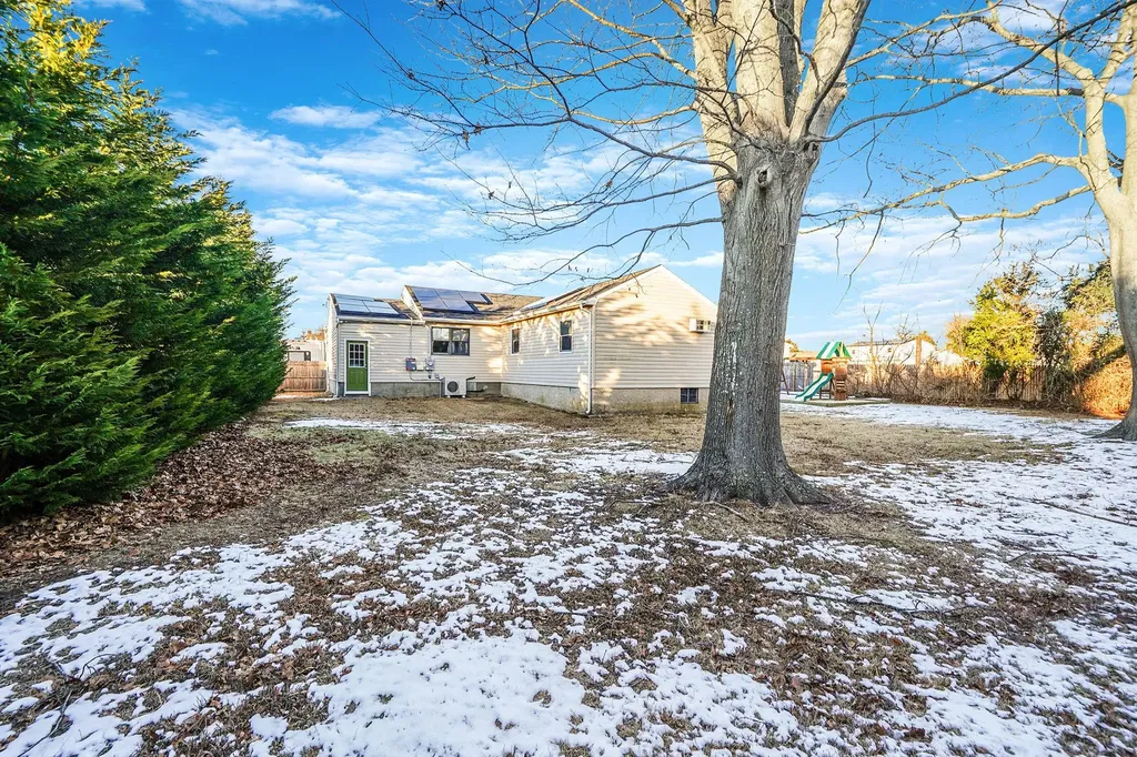 4 Brook Circle Islip Terrace NY 11752