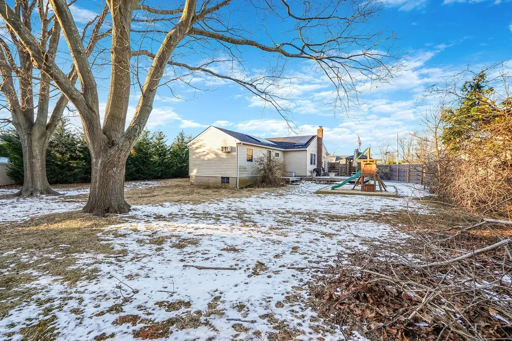 4 Brook Circle Islip Terrace NY 11752